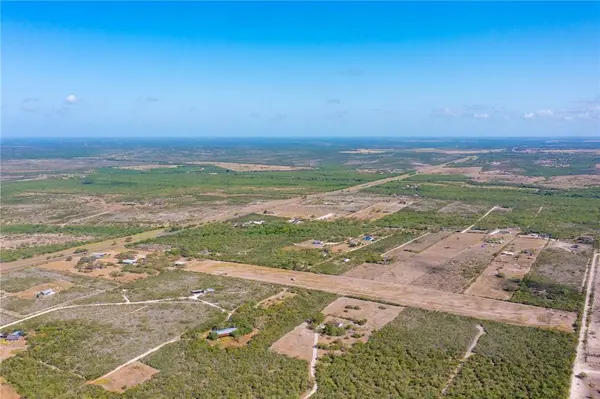 8086 N Hwy 281, Orange Grove, TX 78372