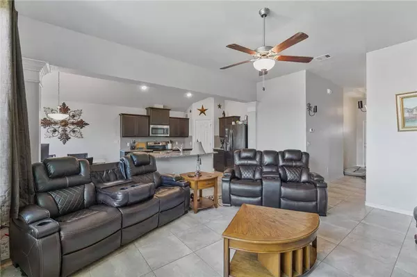 9422 English Oak DR, Corpus Christi, TX 78410