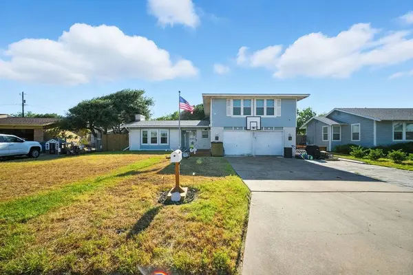 103 W Janin CIR, Portland, TX 78374