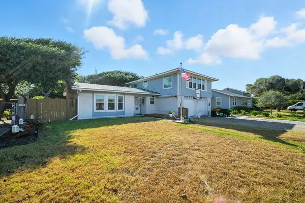 103 W Janin CIR, Portland, TX 78374