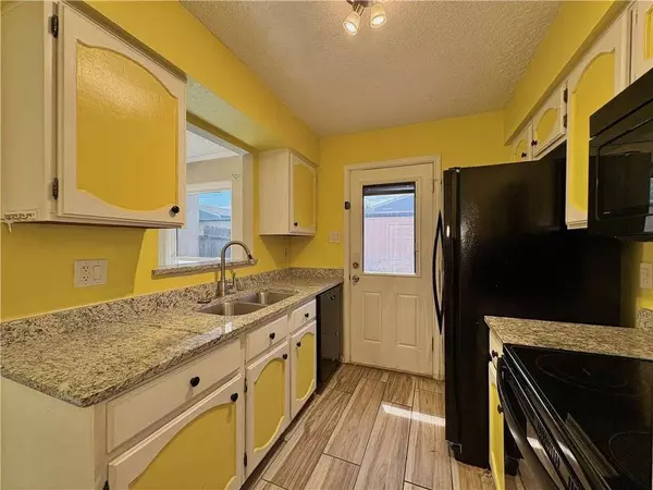 6702 Everhart RD #H105, Corpus Christi, TX 78413