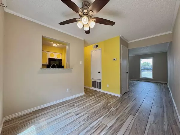 6702 Everhart RD #H105, Corpus Christi, TX 78413