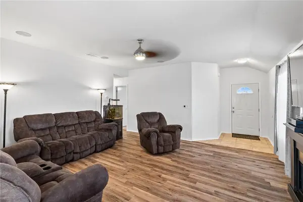 7906 Wolf DR, Corpus Christi, TX 78414