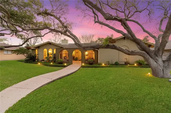 6626 Pharaoh DR, Corpus Christi, TX 78412