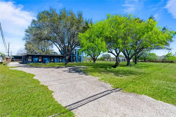 9918 Leopard St, Corpus Christi, TX 78410