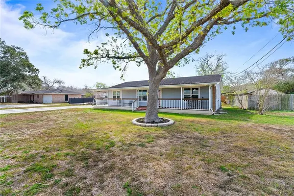 3965 Mollie LN, Robstown, TX 78380