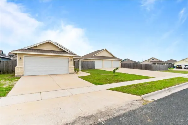 1533 Oak Hill DR, Corpus Christi, TX 78418