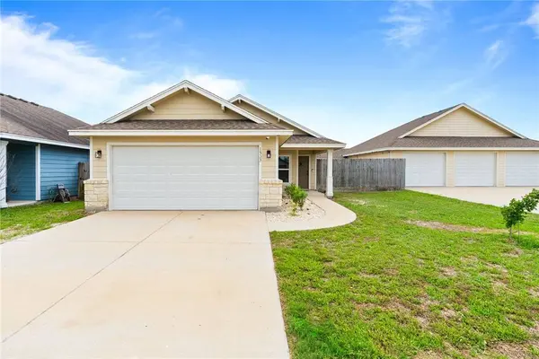 1533 Oak Hill DR, Corpus Christi, TX 78418