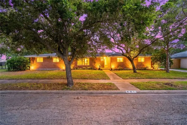 601 Moray PL, Corpus Christi, TX 78411