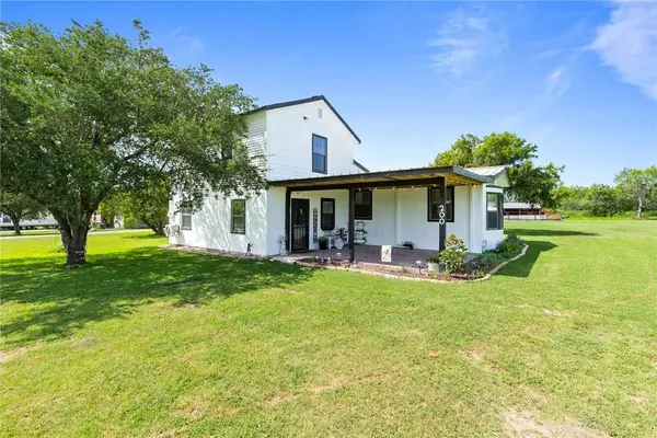 200 Baggs TRL, Mathis, TX 78368