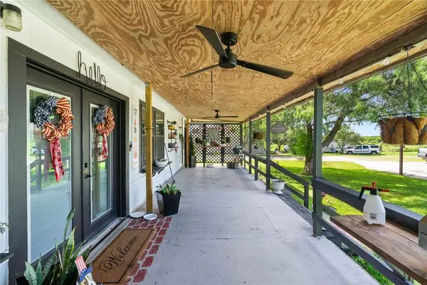 200 Baggs TRL, Mathis, TX 78368