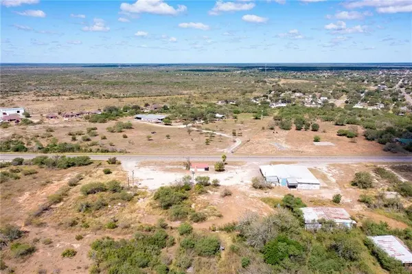 1055 S Smith AVE, Hebbronville, TX 78361