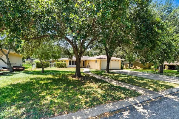 1306 Rose DR, Alice, TX 78332