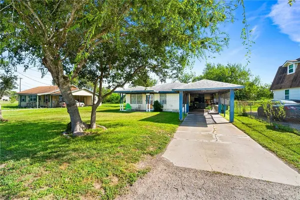 104 Dahme ST, Orange Grove, TX 78372