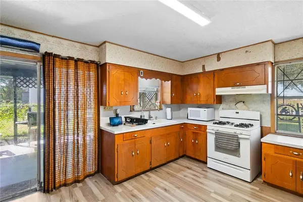 104 Dahme ST, Orange Grove, TX 78372