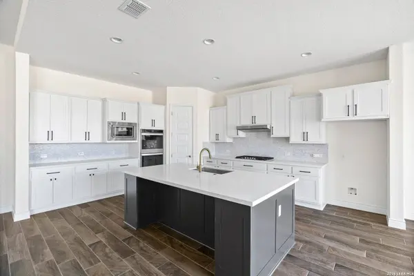 92 SIMPATICO, Boerne, TX 78006-2262