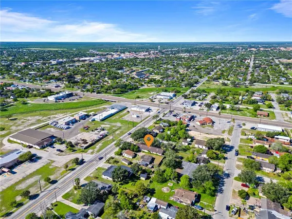 1114 E Santa Gertrudis ST, Kingsville, TX 78363