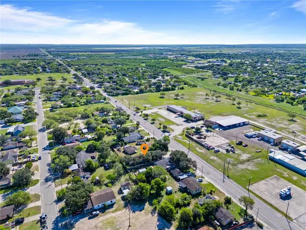 1114 E Santa Gertrudis ST, Kingsville, TX 78363