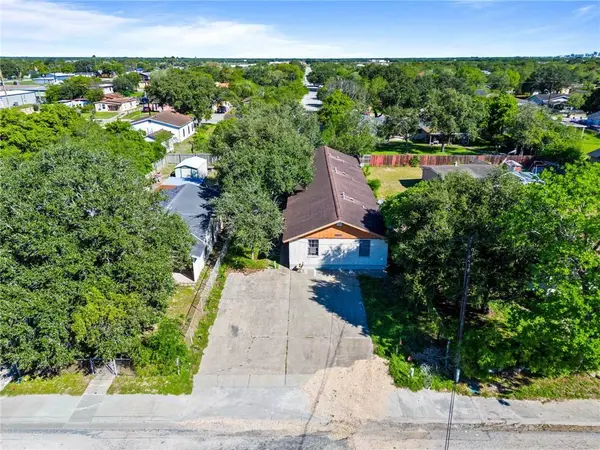 1114 E Santa Gertrudis ST, Kingsville, TX 78363