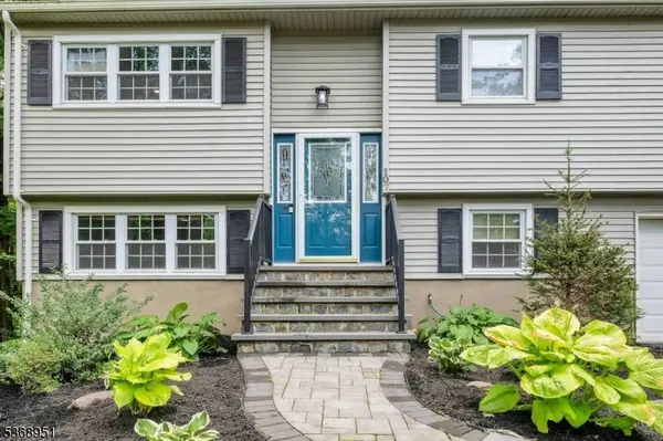 107 Mountain Circle, West Milford Twp., NJ 07480