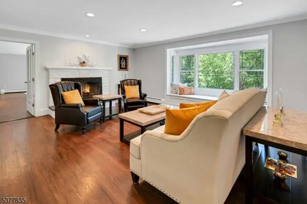 438 Pepperidge Tree Ln, Kinnelon Boro, NJ 07405
