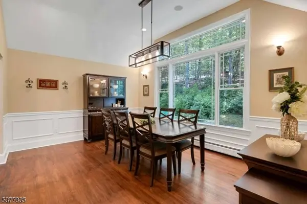 438 Pepperidge Tree Ln, Kinnelon Boro, NJ 07405