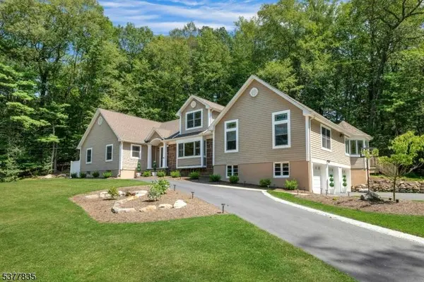 438 Pepperidge Tree Ln, Kinnelon Boro, NJ 07405