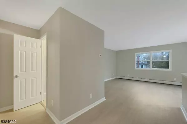 54 Race Track Dr, West Milford Twp., NJ 07421