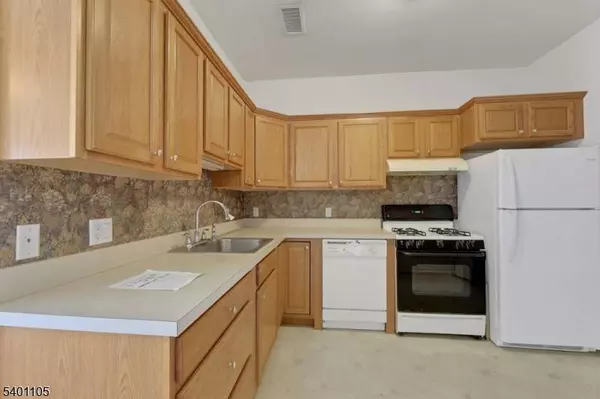 520 Victor St #42, Saddle Brook Twp., NJ 07663