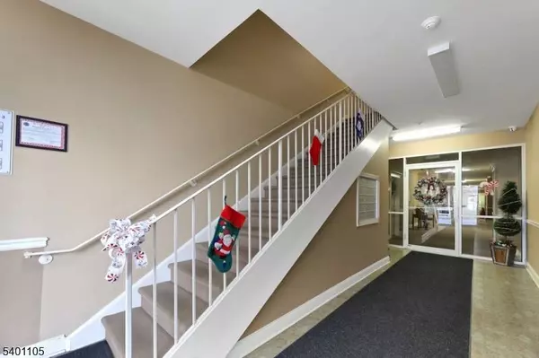 520 Victor St #42, Saddle Brook Twp., NJ 07663