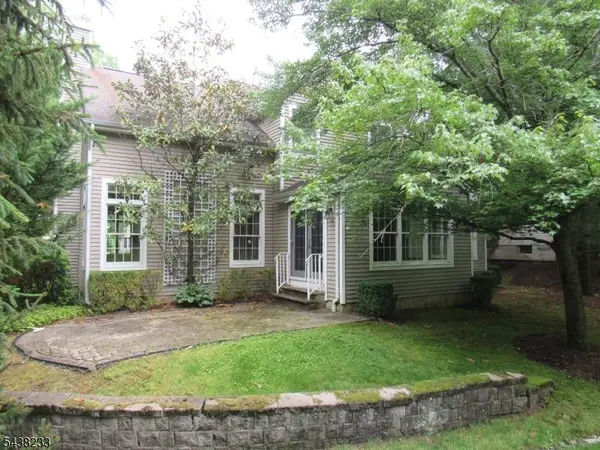 26 Bethpage Dr, Montgomery Twp., NJ 08558