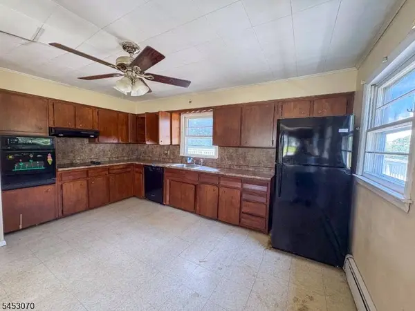 101 Winding Hill Rd, Hopatcong Boro, NJ 07843