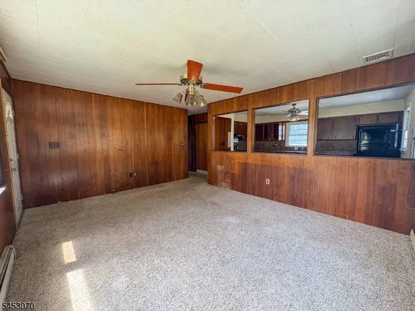 101 Winding Hill Rd, Hopatcong Boro, NJ 07843