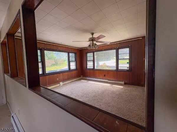 101 Winding Hill Rd, Hopatcong Boro, NJ 07843