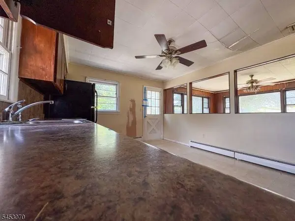 101 Winding Hill Rd, Hopatcong Boro, NJ 07843