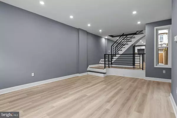 2513 W OXFORD ST, Philadelphia, PA 19121