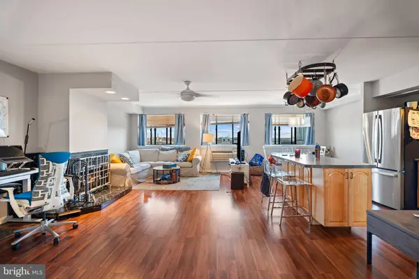 200-10 LOMBARD ST #713, Philadelphia, PA 19147