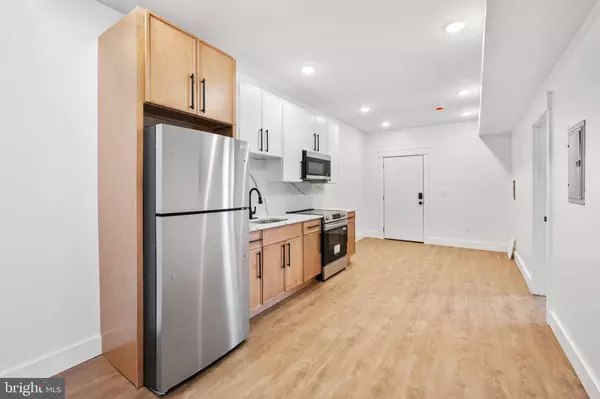 900 N 41ST ST #2ND FLOOR BACK, Philadelphia, PA 19104