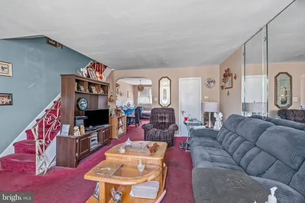 6251 MARSDEN ST, Philadelphia, PA 19135