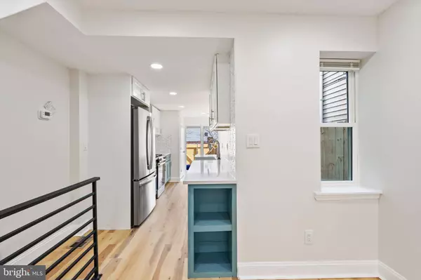 2207 E ALBERT ST, Philadelphia, PA 19125