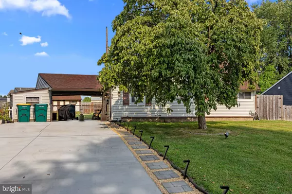 36 NEWBERRY LN, Levittown, PA 19054