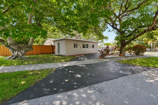 1520 SW 47th Ter, Fort Lauderdale, FL 33317-5625