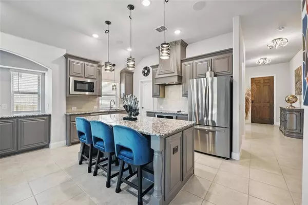 625 Ridgewater Trail, Fort Worth, TX 76131