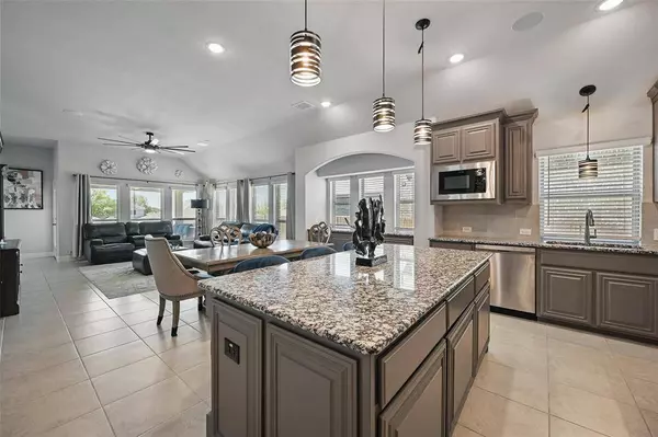 625 Ridgewater Trail, Fort Worth, TX 76131