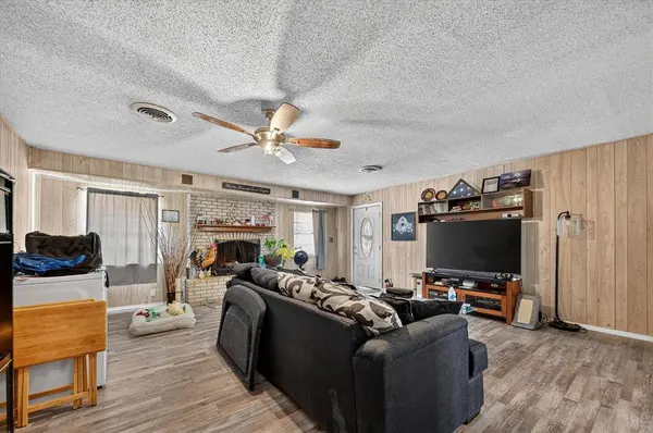 3320 Shorewood Drive, Mesquite, TX 75150