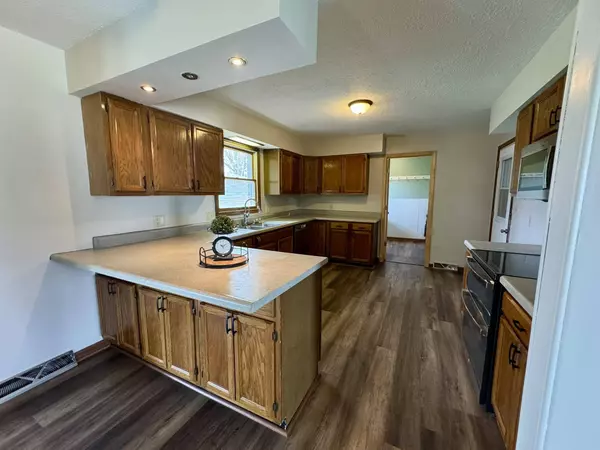 1007 Jan DR, California, MO 65018