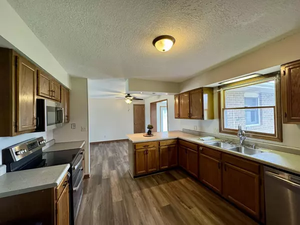 1007 Jan DR, California, MO 65018