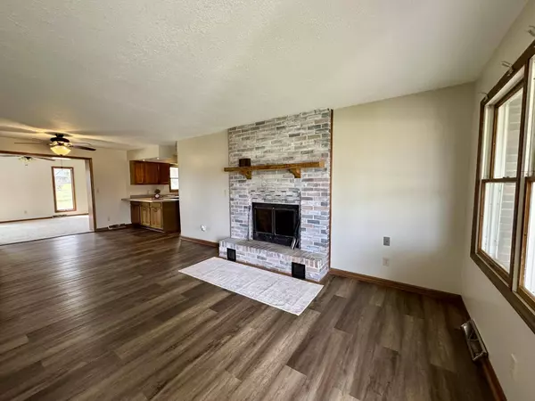 1007 Jan DR, California, MO 65018