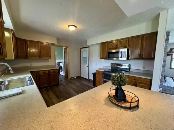 1007 Jan DR, California, MO 65018