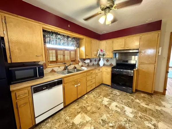 104 Maple AVE, California, MO 65018